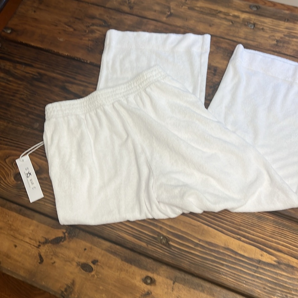 Stateside white wide leg cropped terry cloth pants. XS NWT.